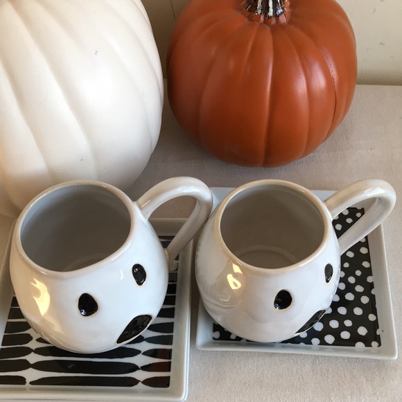 Pottery Barn First Edition ghost mugs set of 2 white Earthenware Halloween ghost - Picture 6 of 8